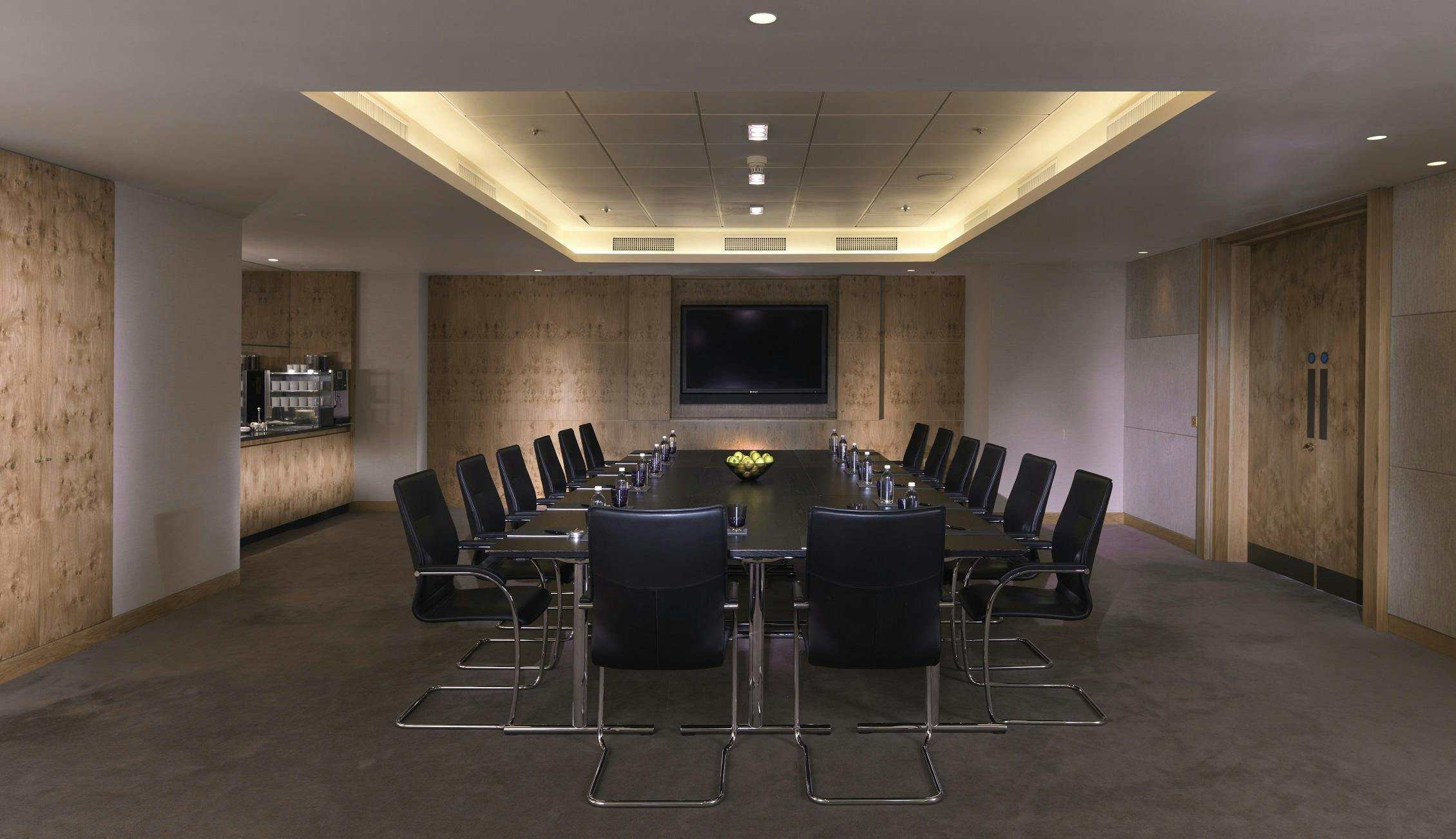 Modern conference room in The Landmark London, perfect for high-level meetings and presentations.