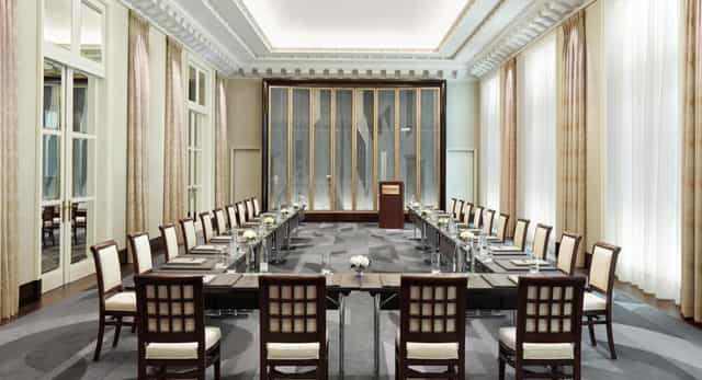 Etoile Ballroom in The Peninsular Paris, U-shaped meeting room for professional events.