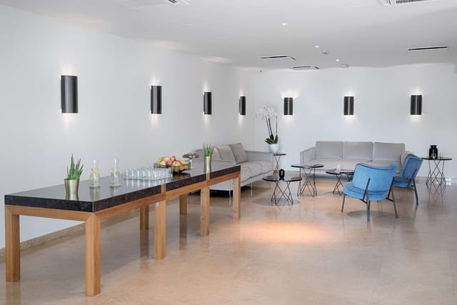 Blu Conference room at Radisson Blu Hotel, Milan - modern meeting space for networking events.