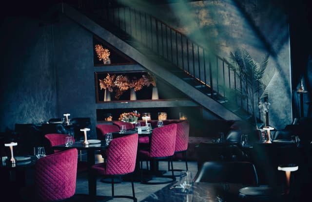 Kaboom Lounge & Restaurant