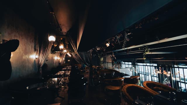 Kaboom Lounge & Restaurant