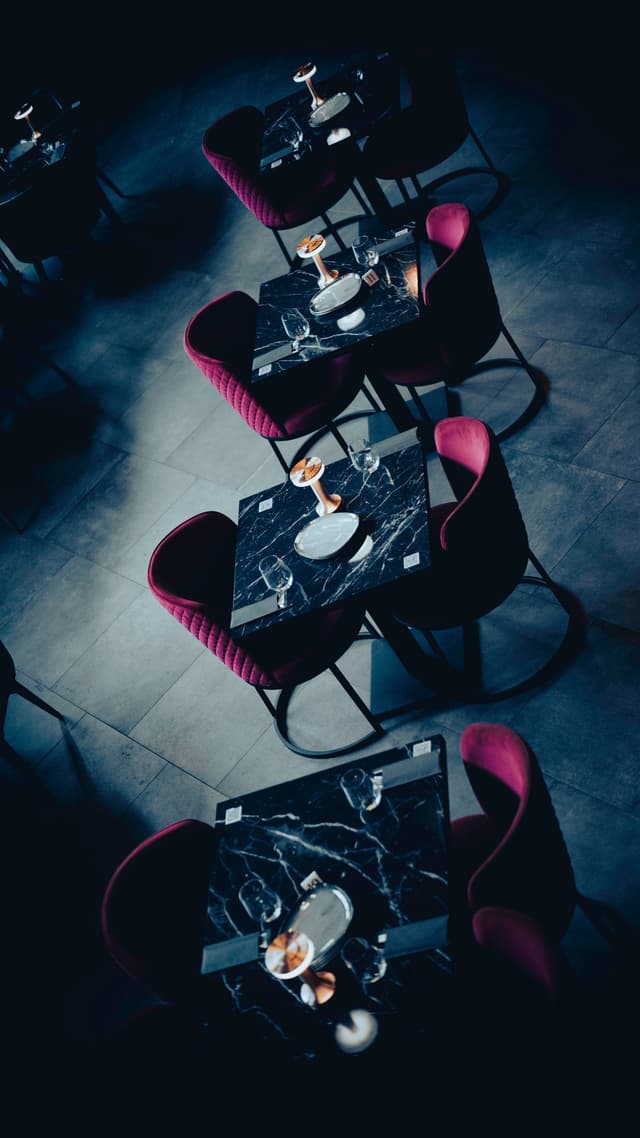Kaboom Lounge & Restaurant