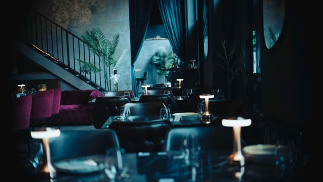 Kaboom Lounge & Restaurant