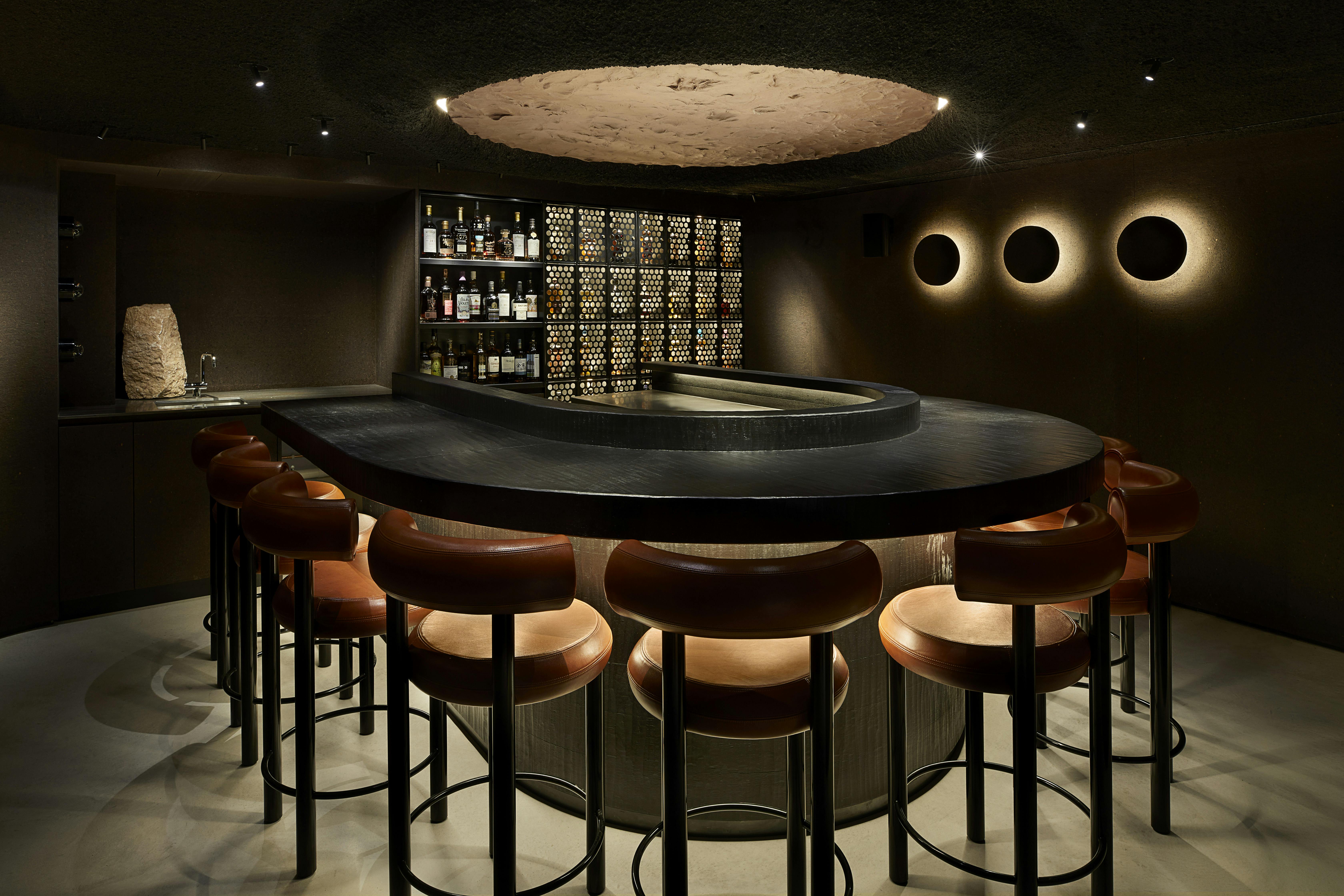 Sleek bar area at Silverleaf, Pan Pacific London, ideal for cocktail receptions and networking.