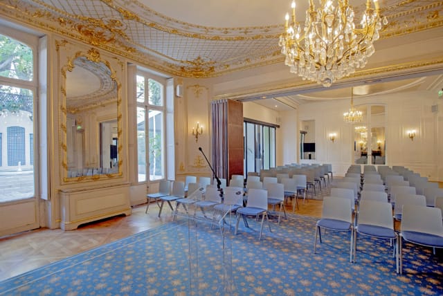Grand Salon Quadrille with elegant chandeliers, perfect for corporate meetings and seminars.