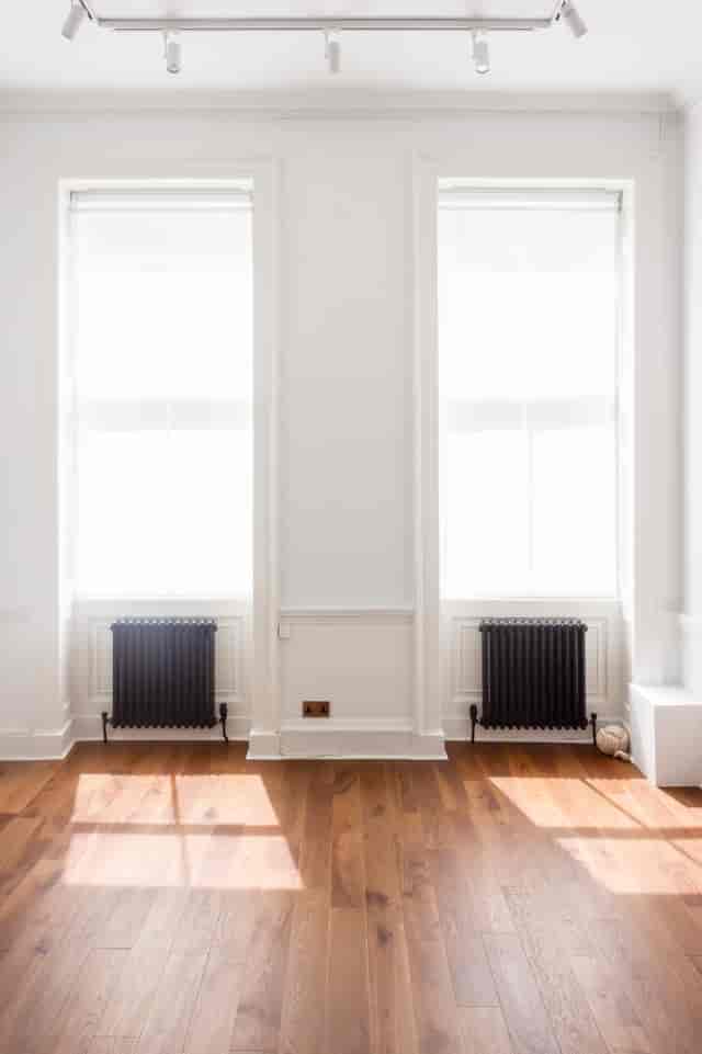 Bright minimalist Otto Room at 34 Bloomsbury, ideal for workshops and gatherings.
