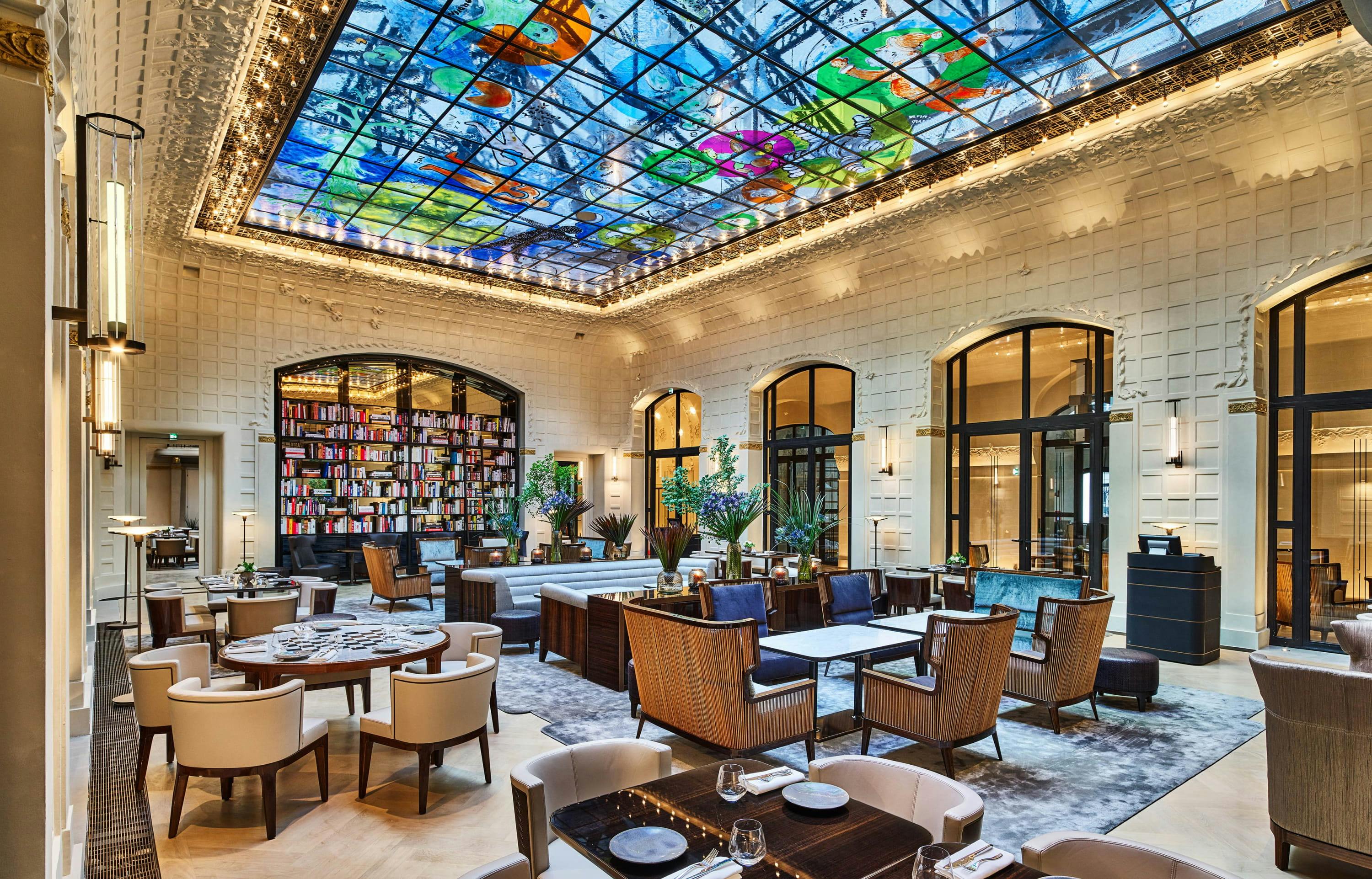 L'Orangerie in Paris: elegant event space with stained glass ceiling for corporate events.