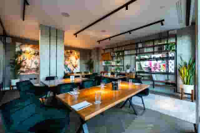 East Side Suite 