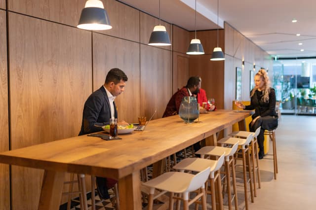 5 Cavell St Kitchen and Bar