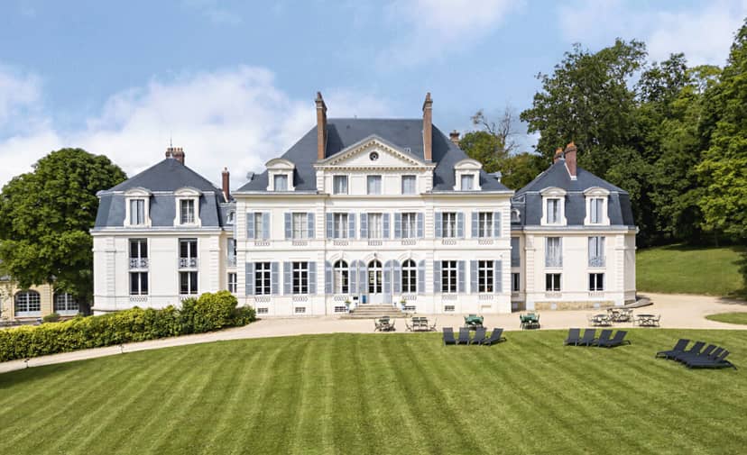 Meeting Room at Château de Crécy-la-Chapelle, elegant venue for upscale events and meetings.