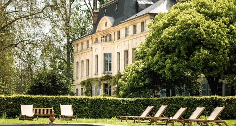 Elegant outdoor venue at Salon Octave, ideal for corporate retreats and social gatherings.