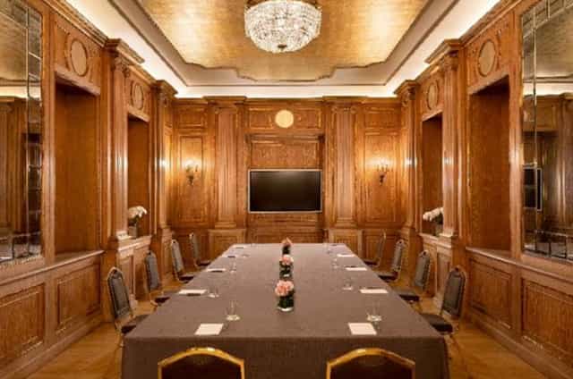 Vivaldi meeting room at The Westin Palace, Milan: elegant wood paneling for corporate events.