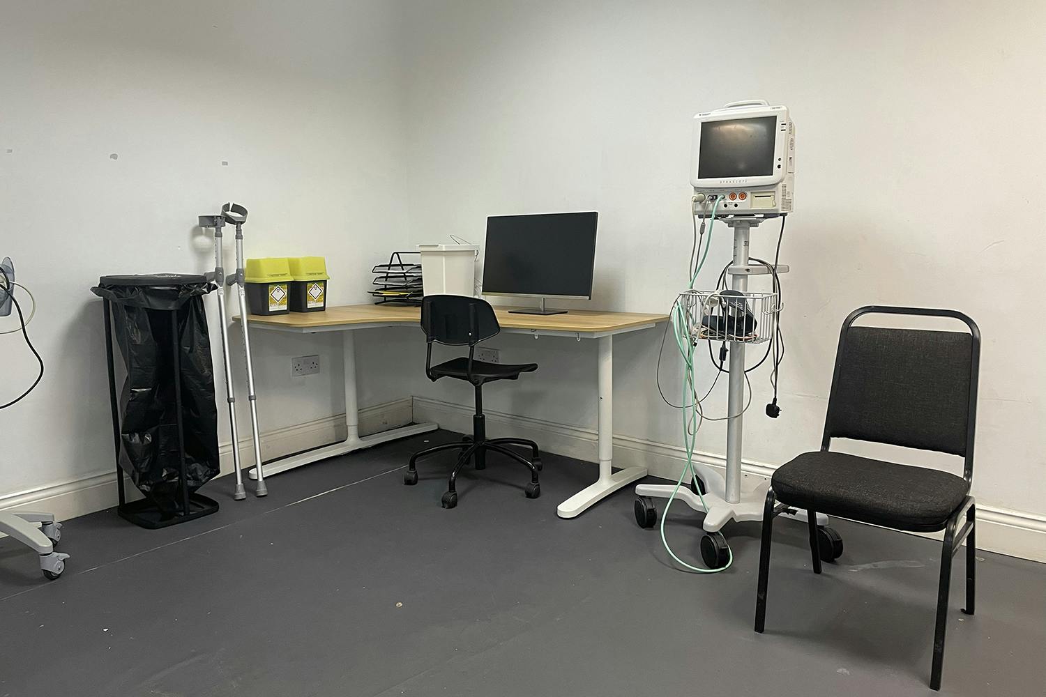 Medical GP hospital room - WHOLE SPACE image 1