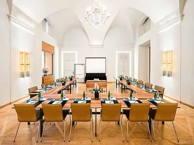 Dominicus Hall meeting room at Mandarin Oriental Prague, U-shaped table, professional events.