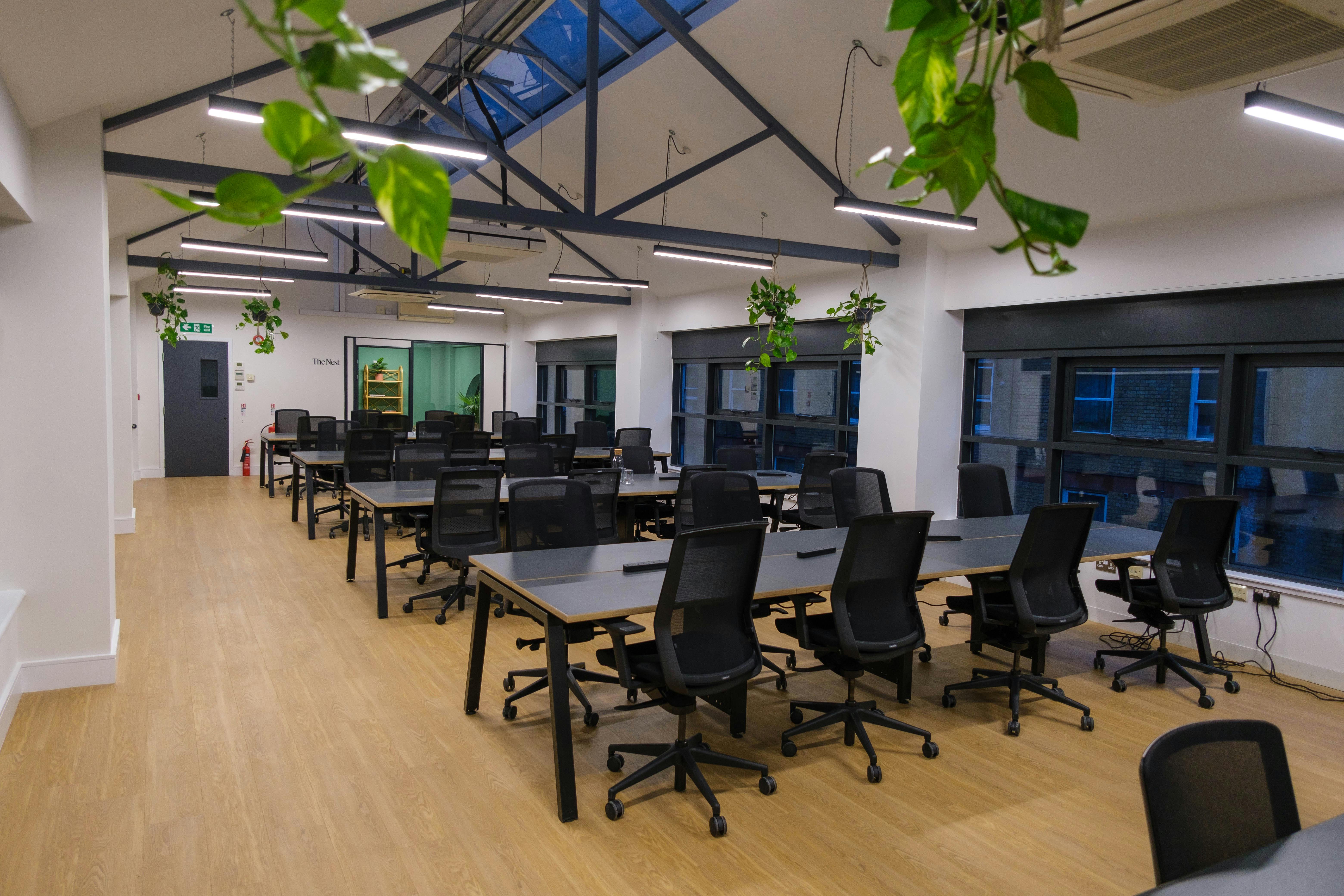 Modern open-plan workspace at Oneder Shoreditch, ideal for events and collaboration.