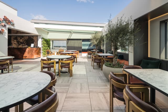 Met Lounge