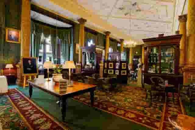 Smoking Room