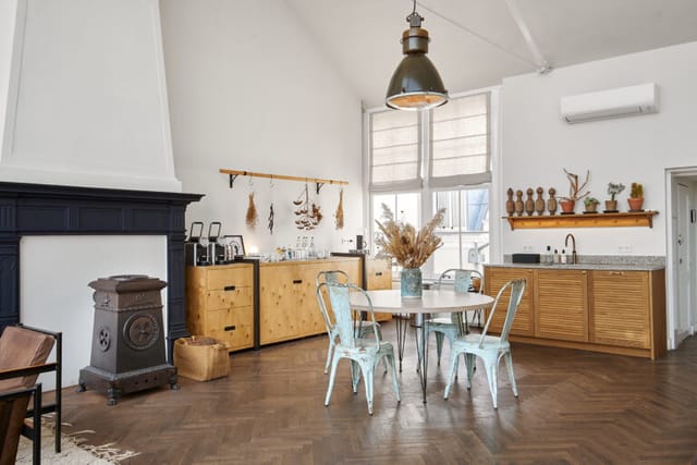 Stylish meeting space in The Playing Circle, perfect for workshops and gatherings.