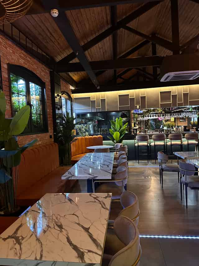 Ora Lounge