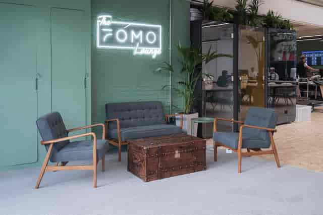 Stylish lounge in FOMO House, ideal for networking and creative events.