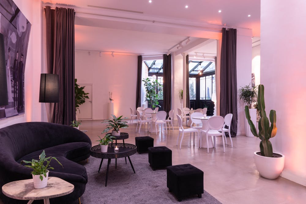 Stylish event space at Atelier Les Salons Hoche, perfect for networking and receptions.