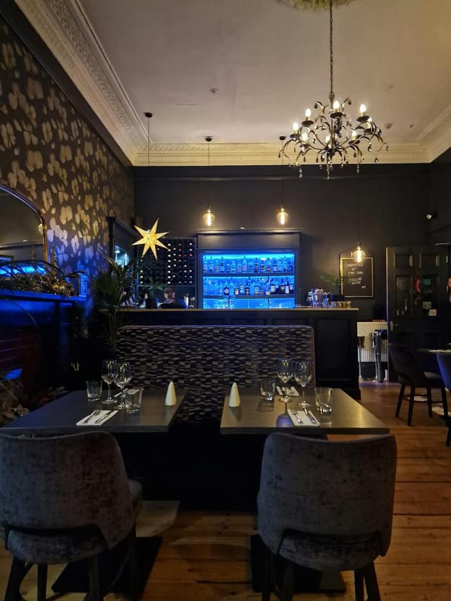 No.11 Hotel & Brasserie