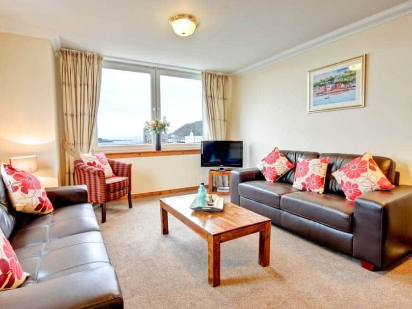 Cozy Drawing Room in Argyllshire Gathering, perfect for networking and meetings.
