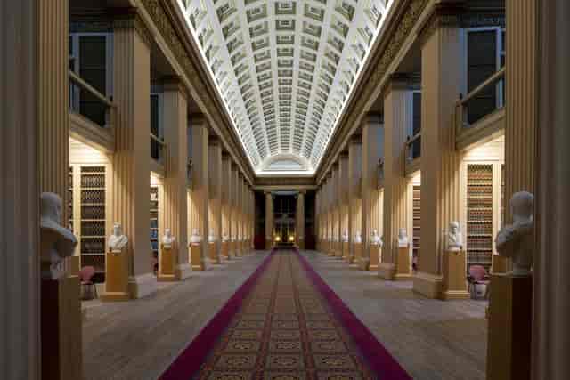 Elegant hall in University of Edinburgh, ideal for formal events and meetings.