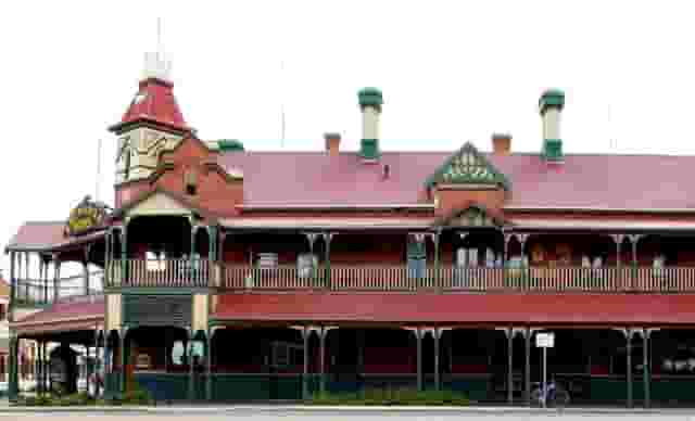 15 Queen Street