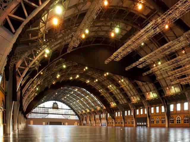 Central Hall in Manchester Central featuring exposed steel for gala dinners and large exhibitions.