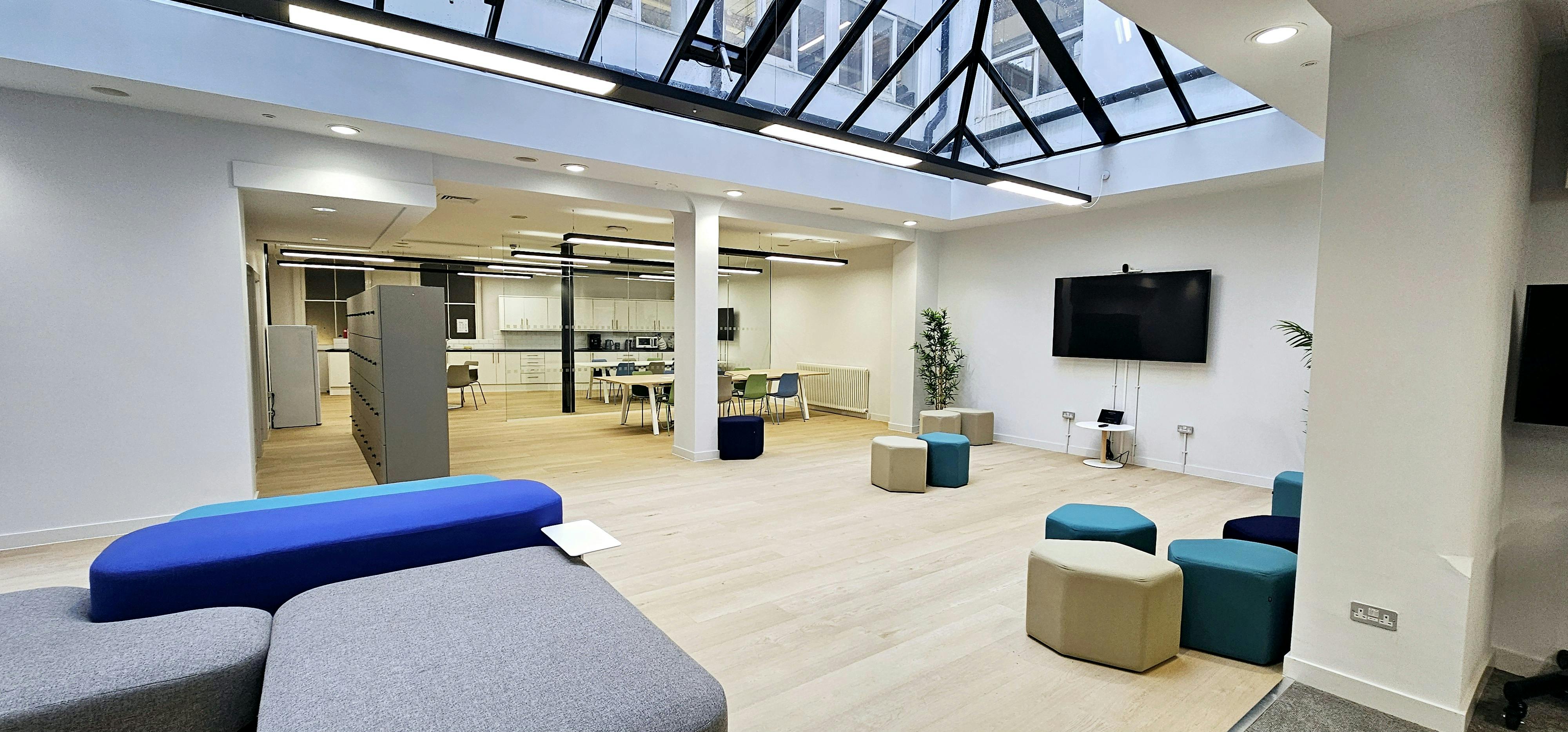 Modern meeting space in ZEBOX UK with natural light, ideal for workshops and collaboration.