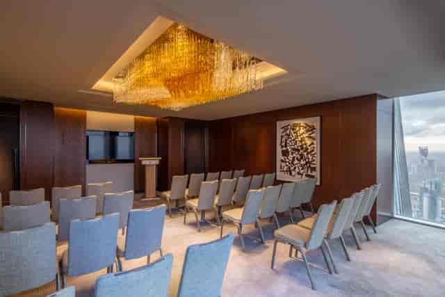 Li Room at Shangri-La The Shard, London: elegant meeting space for corporate events.