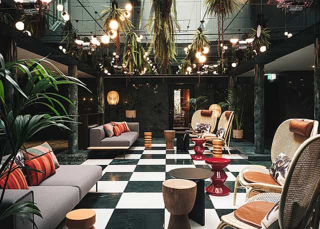 Stylish lounge at Saal Utoquai, ideal for networking events and informal meetings.