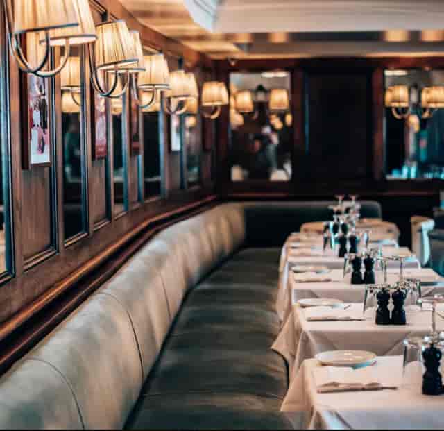 Elegant dining space at MacellaioRC - SOHO, ideal for corporate dinners and gatherings.