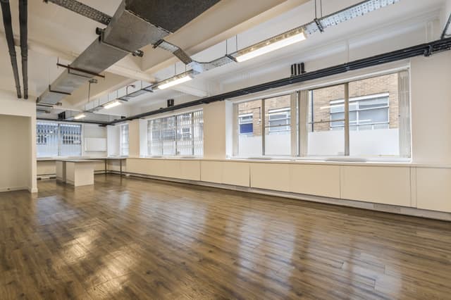 24-26 Baltic St W