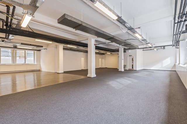 24-26 Baltic St W