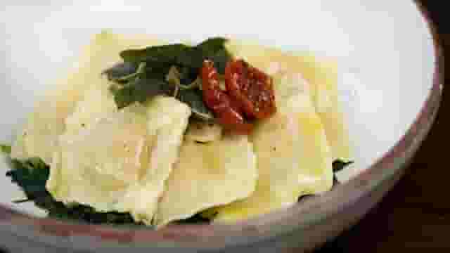 FARE Restaurant + Bar