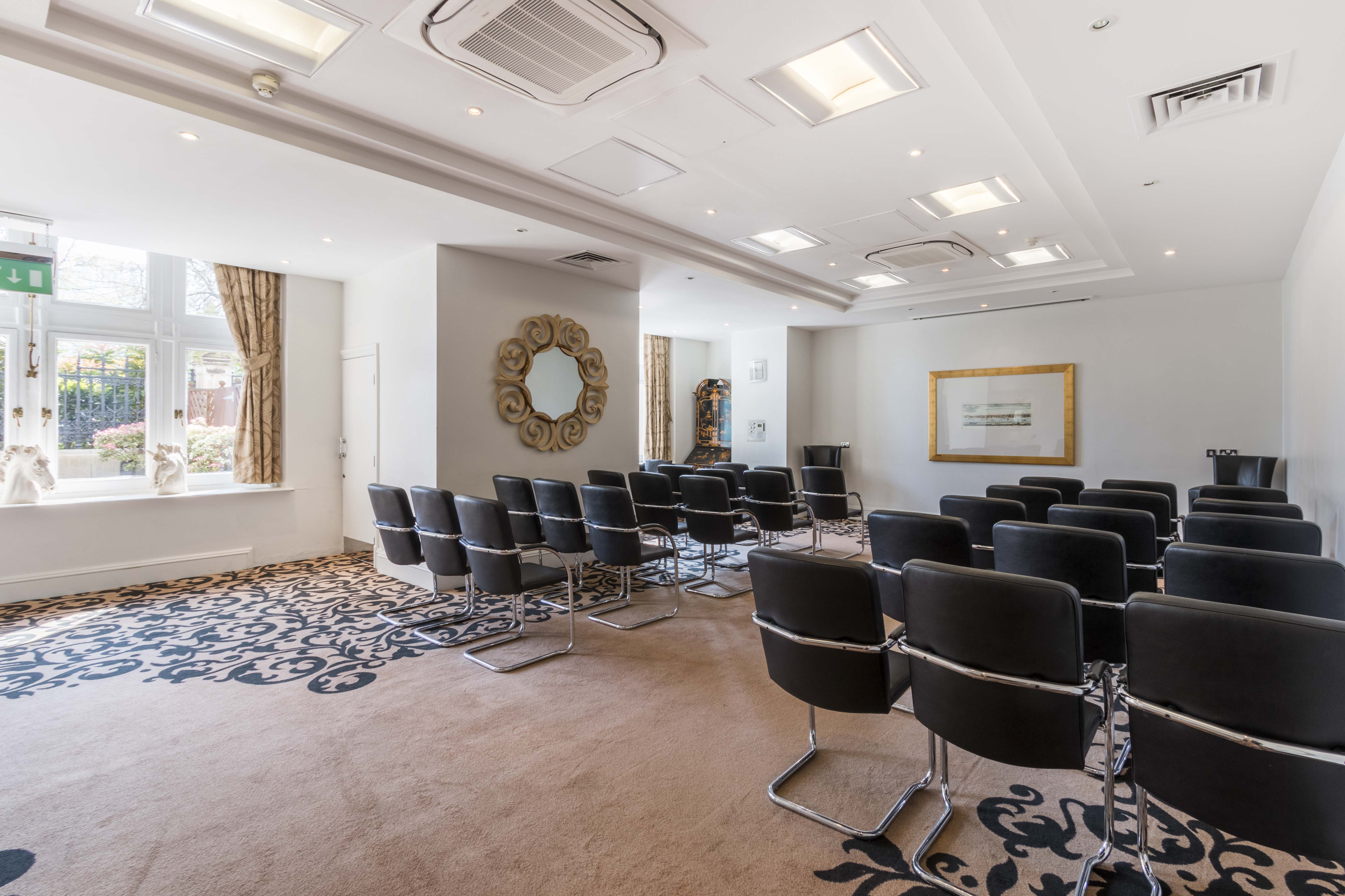 Thames Suite meeting room, natural light, conference, workshop - Banner