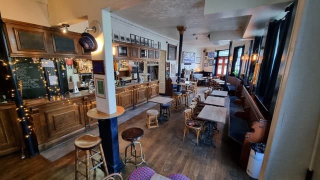 The Railway Tavern N16