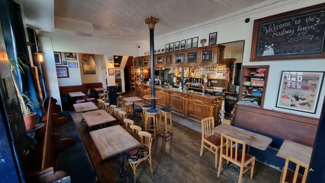 The Railway Tavern N16