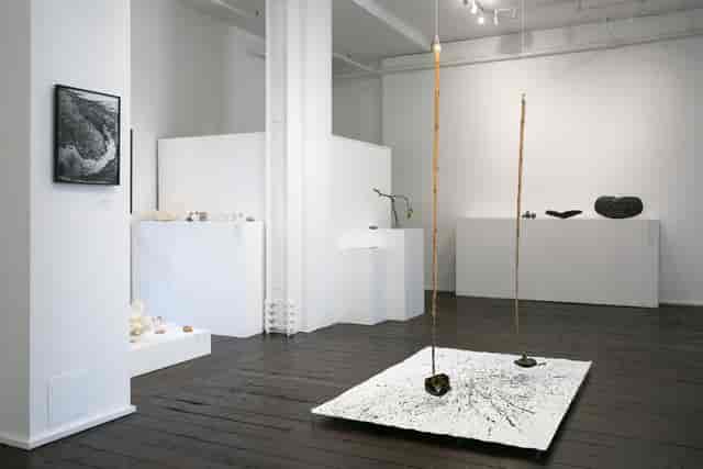 Minimalist art gallery in Ensō London, perfect for elegant events and intimate gatherings.