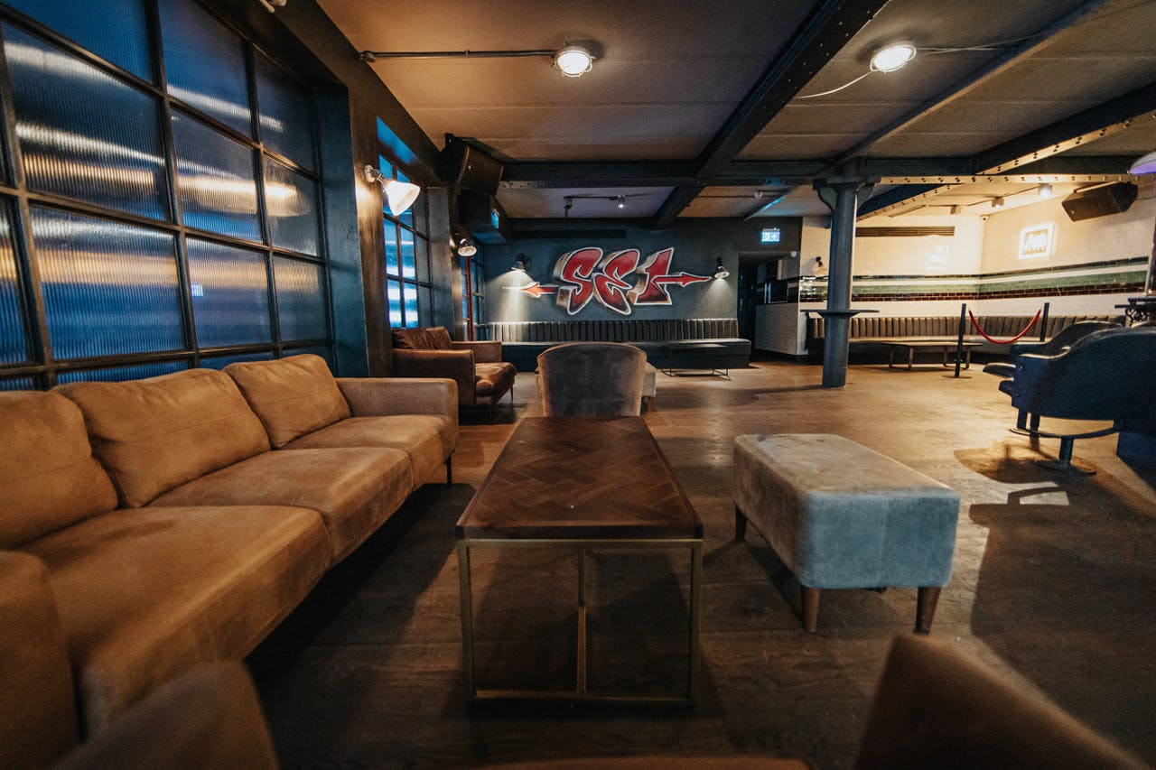 Stylish Basement Bar in Brix Ldn, ideal for networking events and casual meetings.