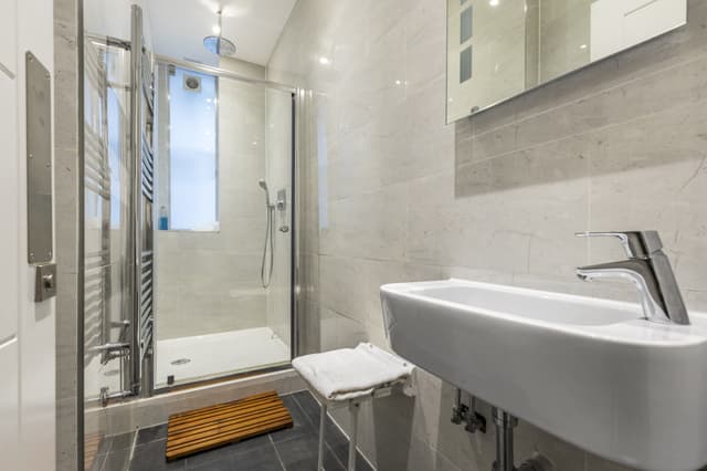24-26 Baltic St W