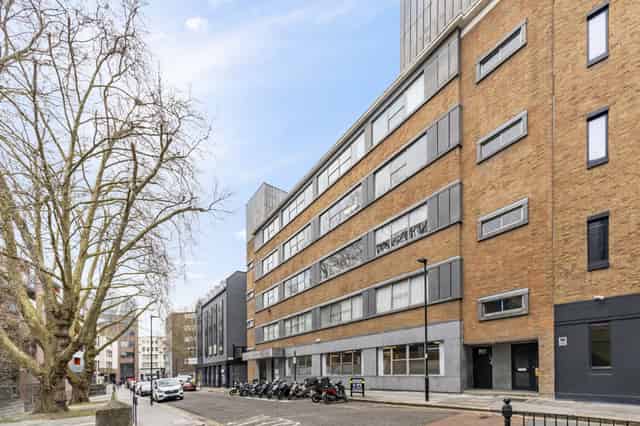 24-26 Baltic St W