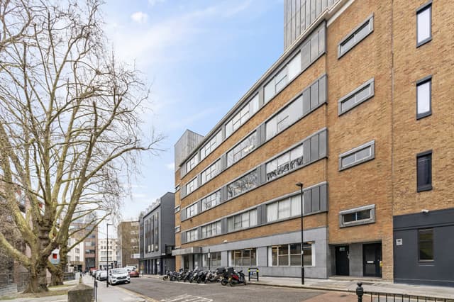 24-26 Baltic St W