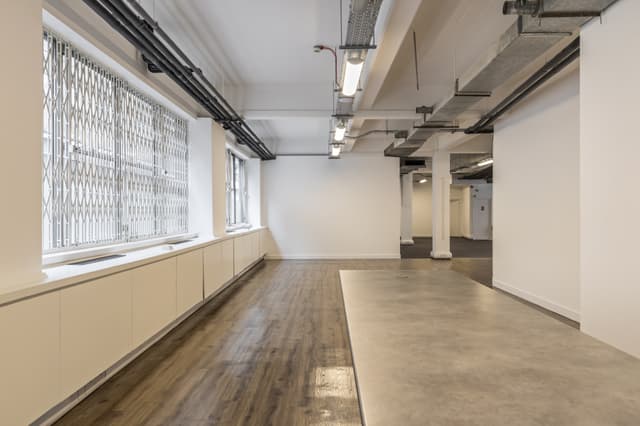 24-26 Baltic St W