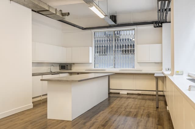 24-26 Baltic St W