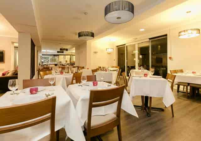 Function Hall at Croft Court Hotel, elegant decor for corporate dinners and gatherings.
