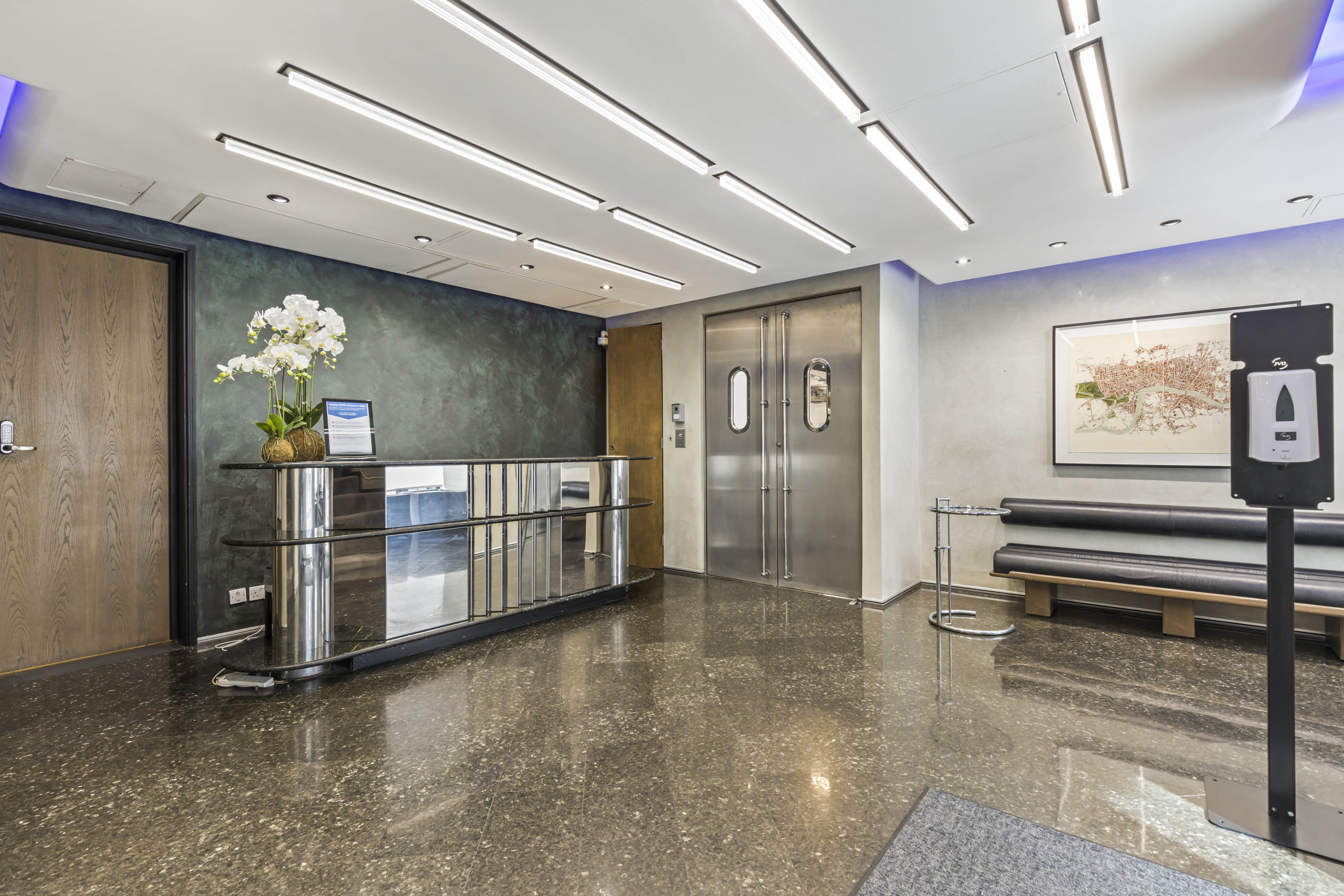 Modern reception area in Meeting Room 1, ideal for professional events and meetings. - Banner