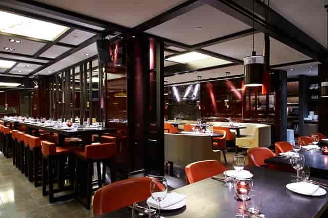 Ling Ling Hakkasan Mayfair venue with booths and bar seating for corporate dinners and receptions.